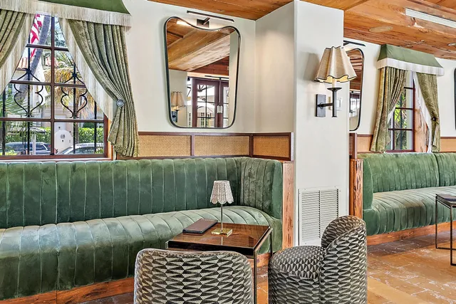 a picture of a wall with a white wall