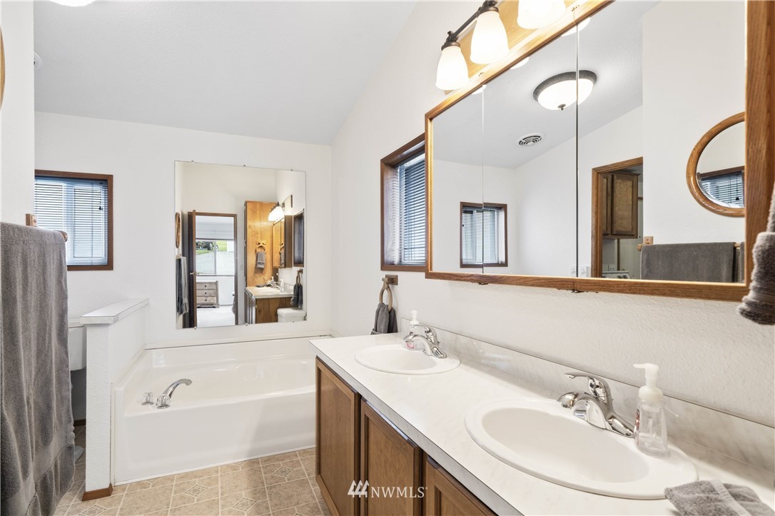 5414 Tenneson Road Sedro-Woolley, WA 98284 - Photo 12 of 25 Gallery Image 12