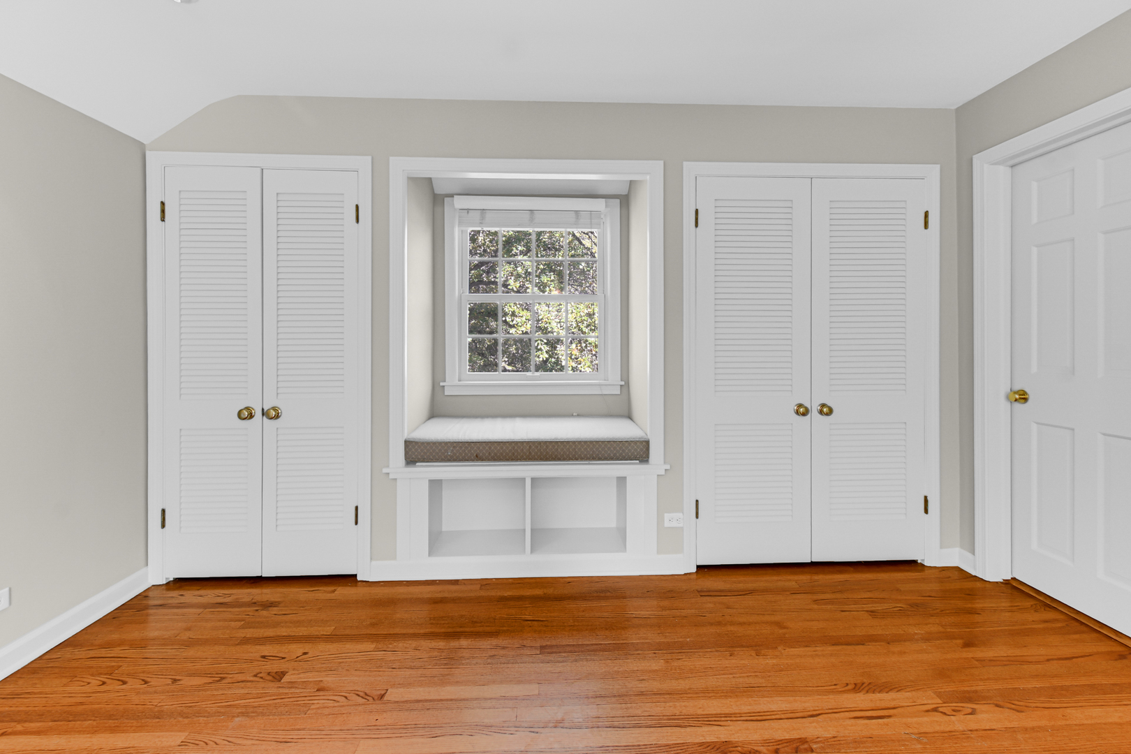 106 Cornwall Drive Crete, IL 60417 - Photo 18 of 29 a view of an empty room with window and wooden floor