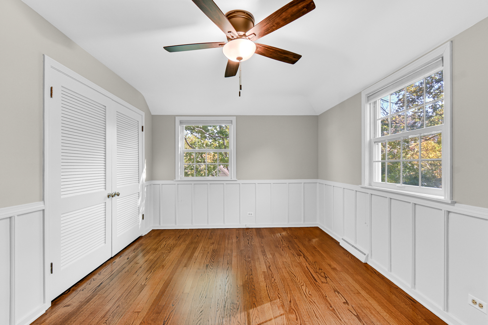 106 Cornwall Drive Crete, IL 60417 - Photo 20 of 29 wooden floor in an empty room with a window