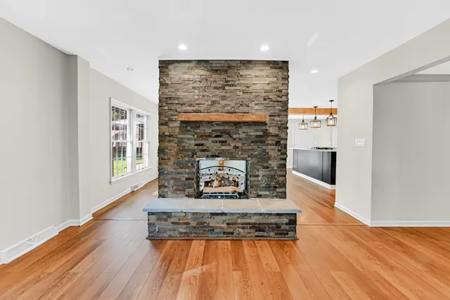 $364,900 | 106 Cornwall Drive, Crete, IL 60417