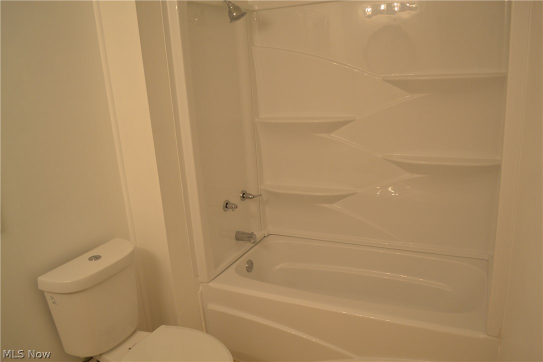 958 Quentin Road Eastlake, OH 44095 - Photo 10 of 18 Gallery Image 10