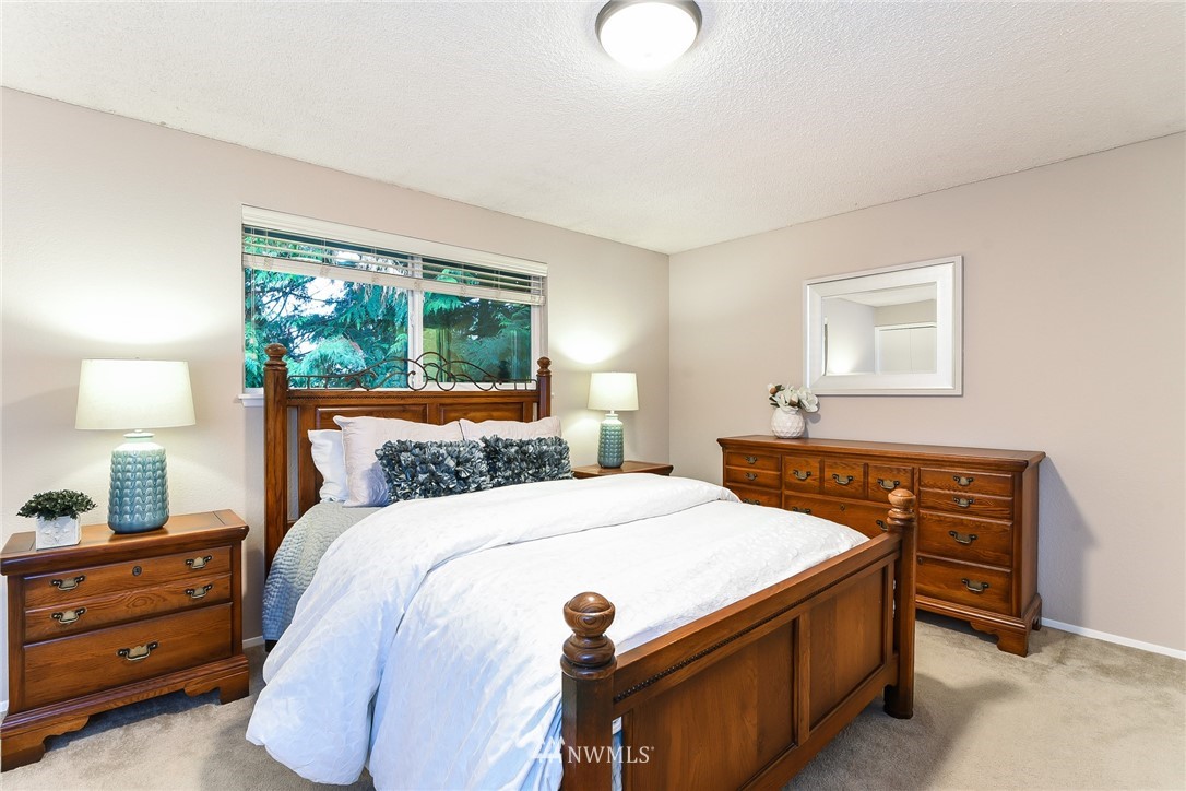 612 Southwest Normandy Road Normandy Park, WA 98166 - Photo 11 of 25
