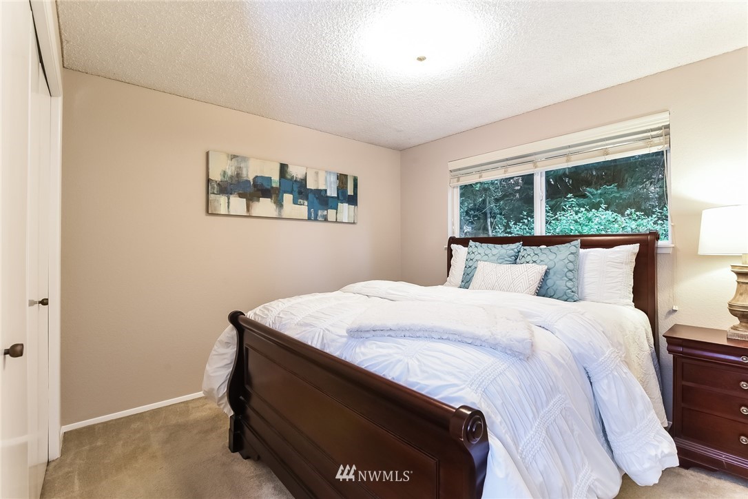 612 Southwest Normandy Road Normandy Park, WA 98166 - Photo 14 of 25