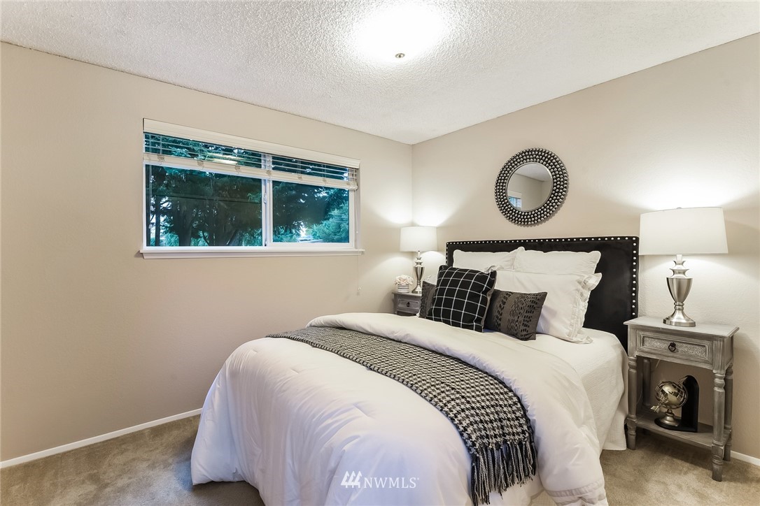 612 Southwest Normandy Road Normandy Park, WA 98166 - Photo 15 of 25