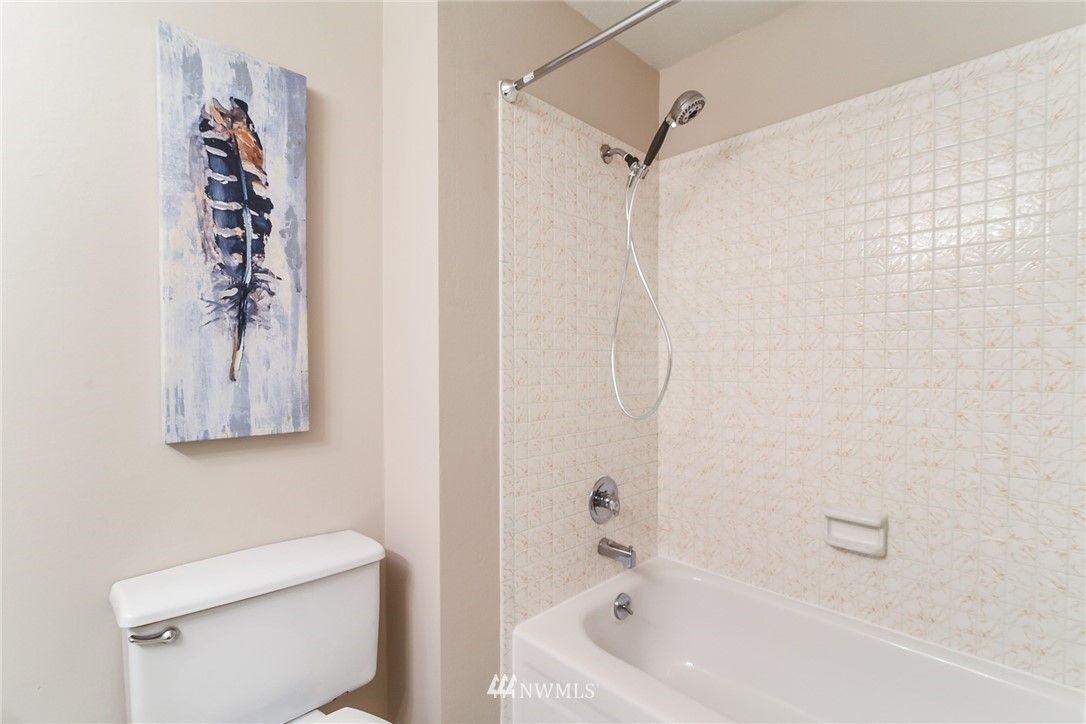 612 Southwest Normandy Road Normandy Park, WA 98166 - Photo 16 of 25