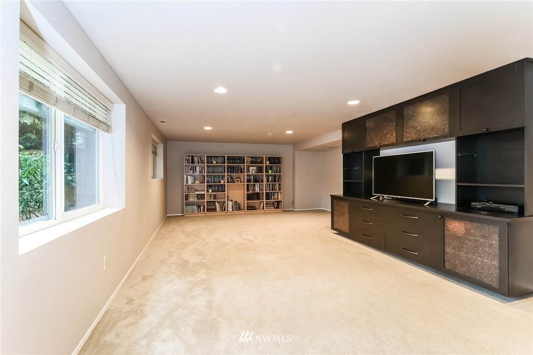 612 Southwest Normandy Road Normandy Park, WA 98166 - Photo 17 of 25