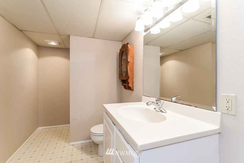 612 Southwest Normandy Road Normandy Park, WA 98166 - Photo 20 of 25