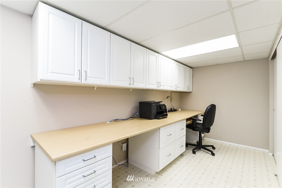 612 Southwest Normandy Road Normandy Park, WA 98166 - Photo 22 of 25