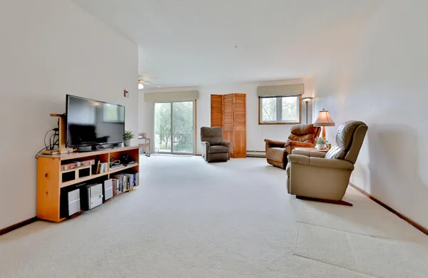 $109,900 | 1516 19 1/2 Street South, Unit 6, Moorhead, MN 56560