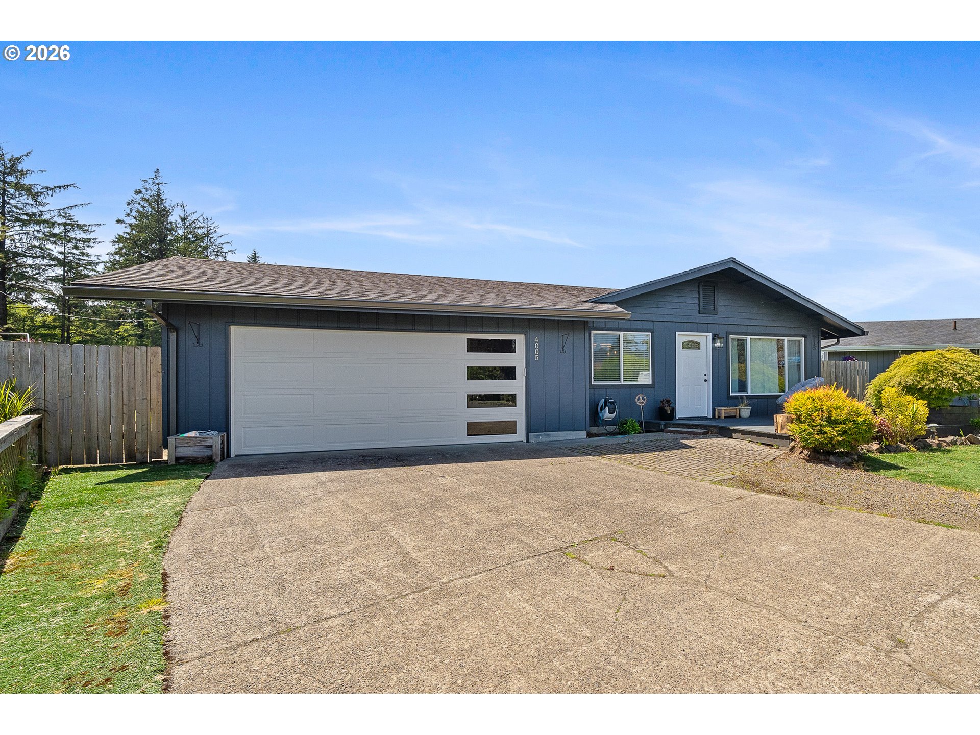 4005 Filbert Street Tillamook, OR 97141 - Photo 2 of 32