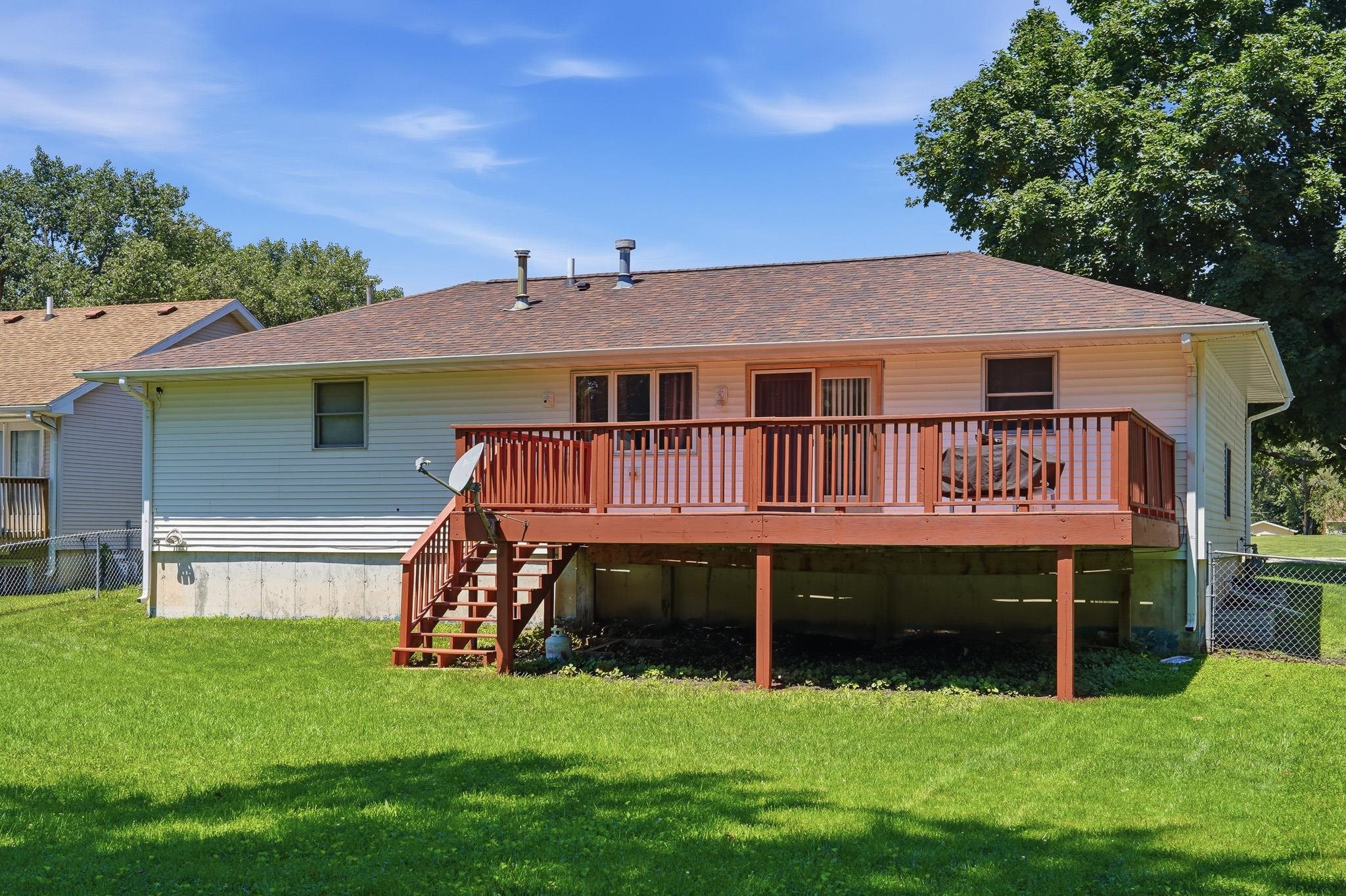 2004 West 4th Street Dixon, IL 61021 - Photo 3 of 26