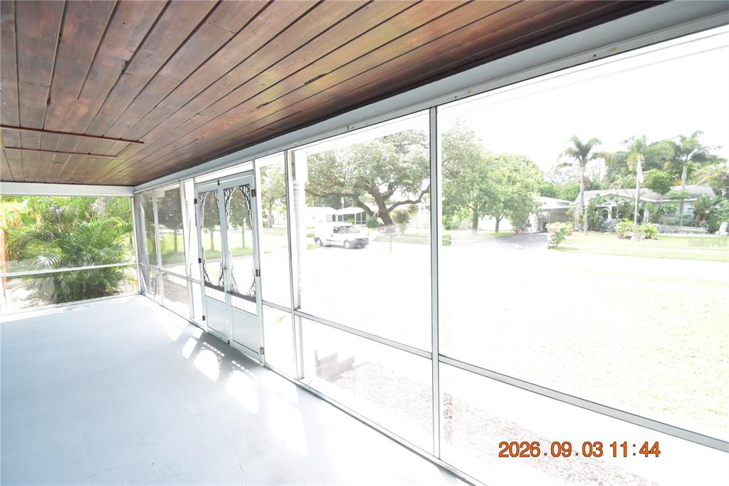 906 7th Avenue Southwest, Unit RIGHT Largo, FL 33770 - Photo 5 of 41 Gallery Image 5