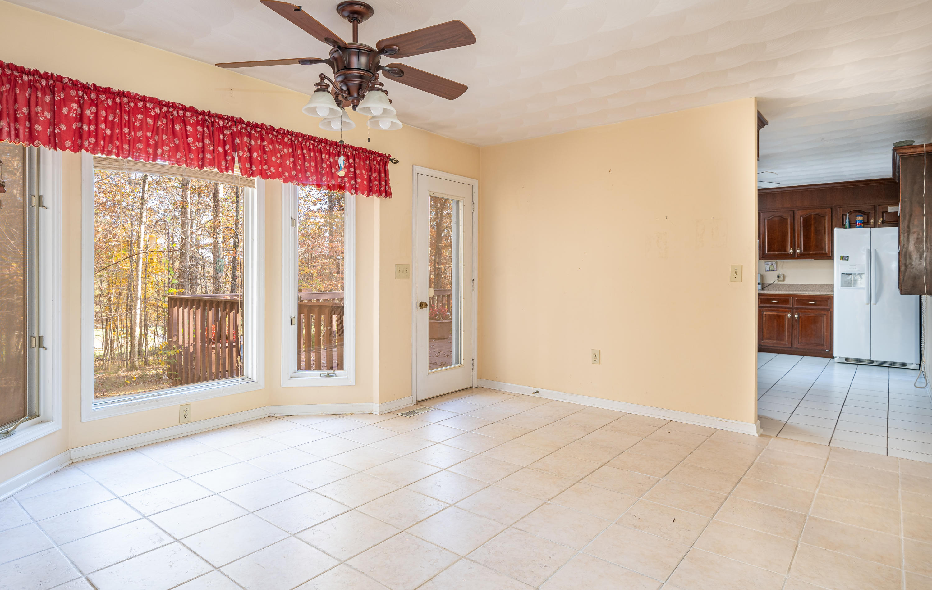 1766 Lees Gap Road Fincastle, VA 24090 - Photo 6 of 23 Eat In Kitchen