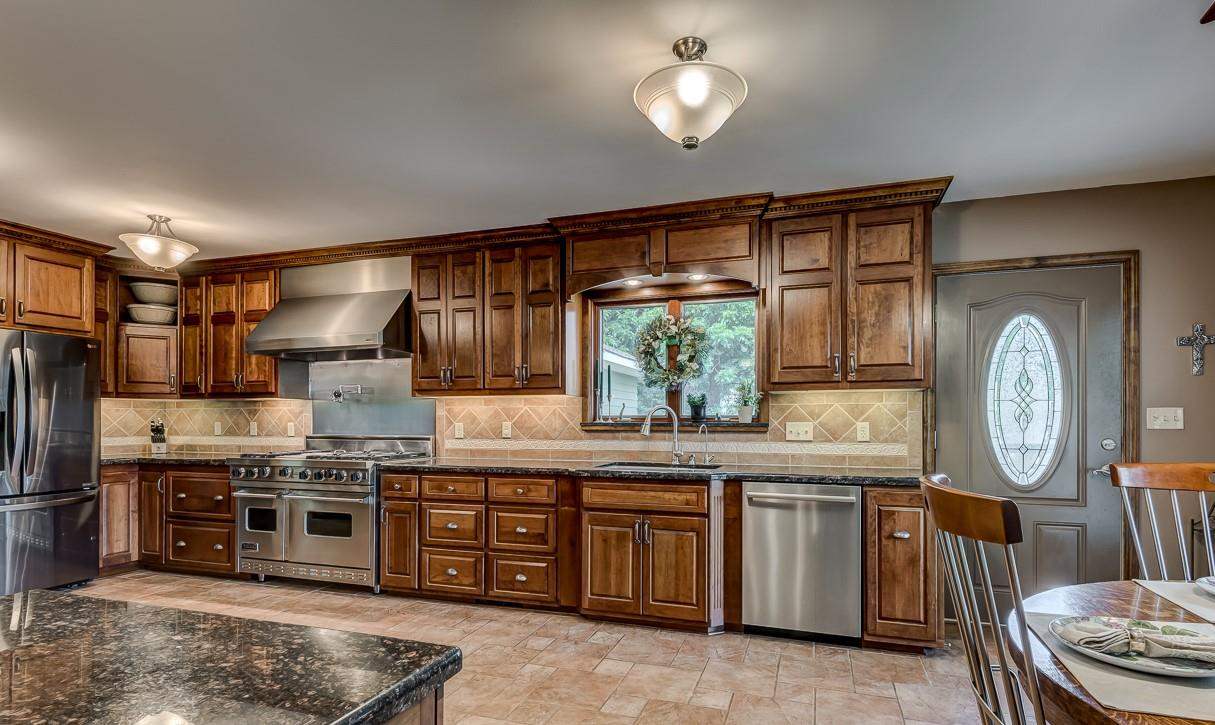 1312 Holly Street Perry, OK 73077 - Photo 7 of 43 Gallery Image 7