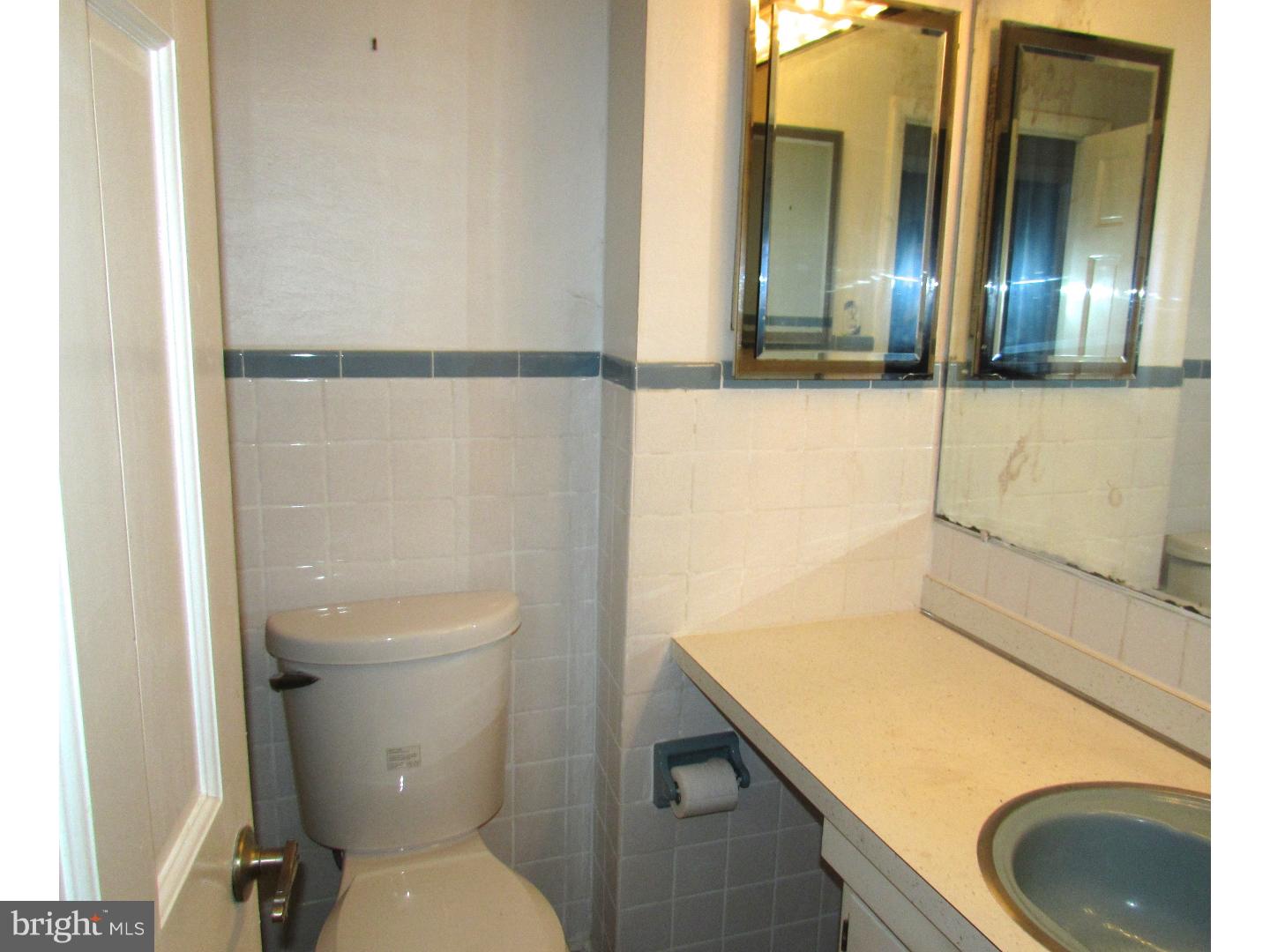 3296 Red Lion Road Philadelphia, PA 19114 - Photo 14 of 25 Bathroom