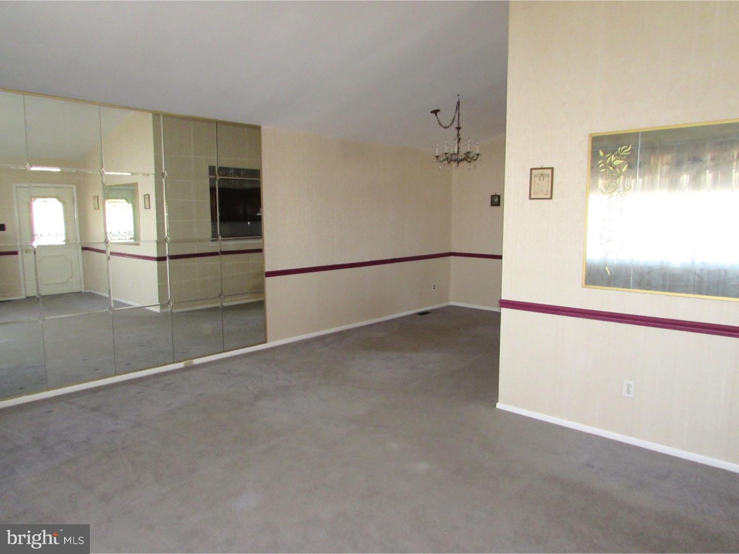 3296 Red Lion Road Philadelphia, PA 19114 - Photo 5 of 25 Living Room