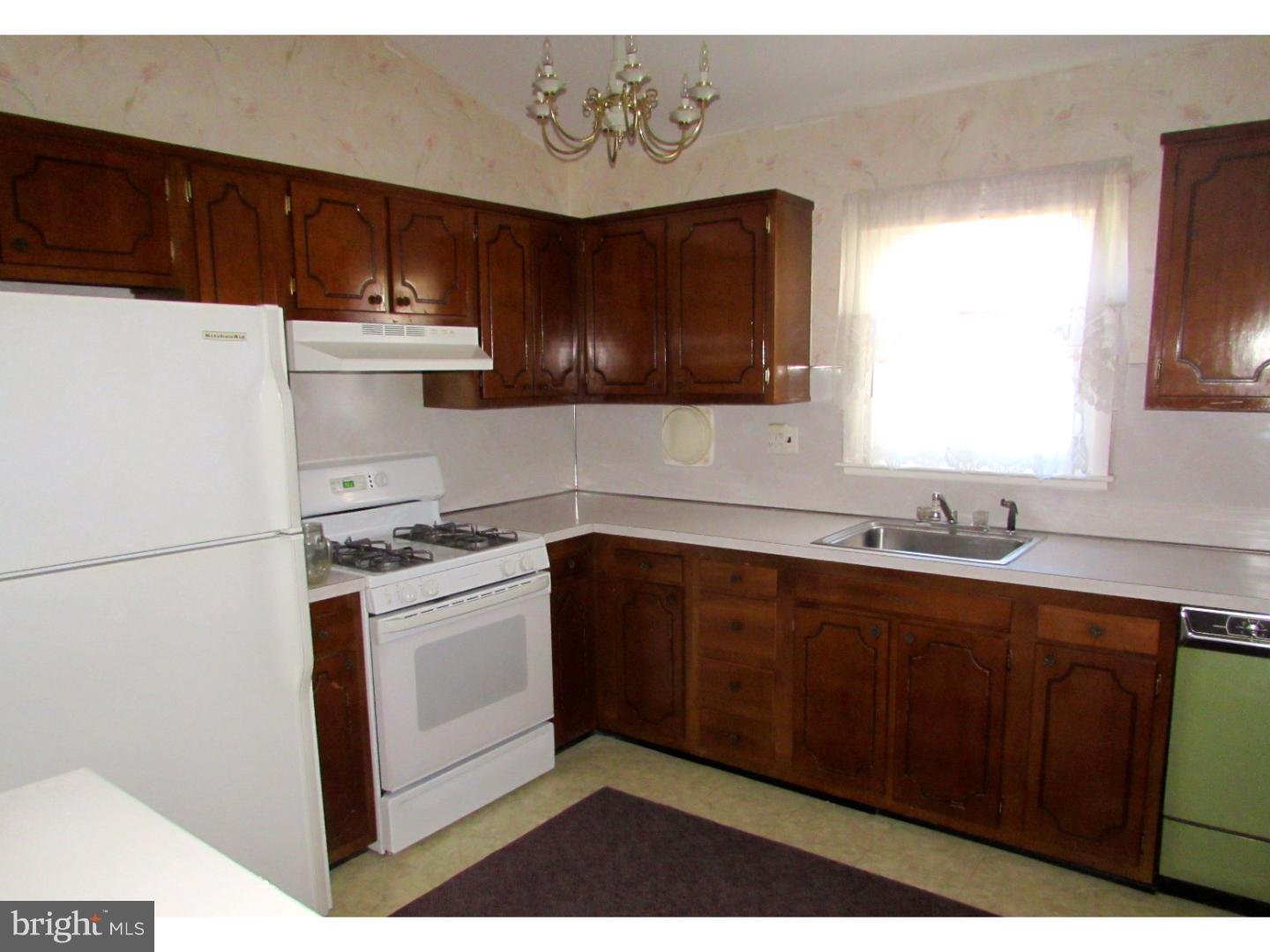 3296 Red Lion Road Philadelphia, PA 19114 - Photo 8 of 25 Kitchen