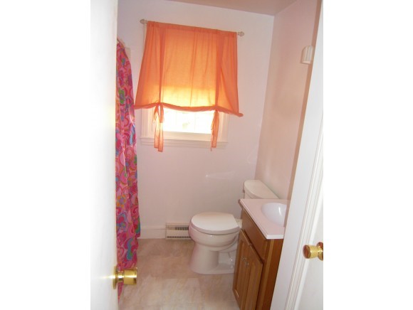 18 Townhouse Road, Unit 18 Allenstown, NH 03275 - Photo 14 of 19 Gallery Image 14