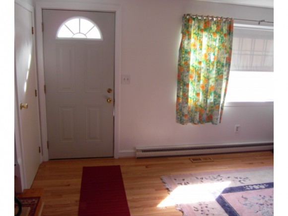 18 Townhouse Road, Unit 18 Allenstown, NH 03275 - Photo 5 of 19 Gallery Image 5