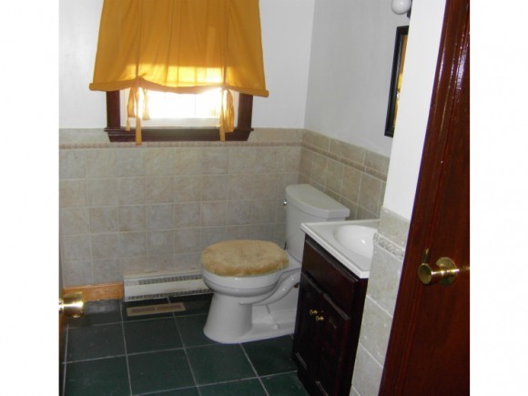 18 Townhouse Road, Unit 18 Allenstown, NH 03275 - Photo 8 of 19 Gallery Image 8