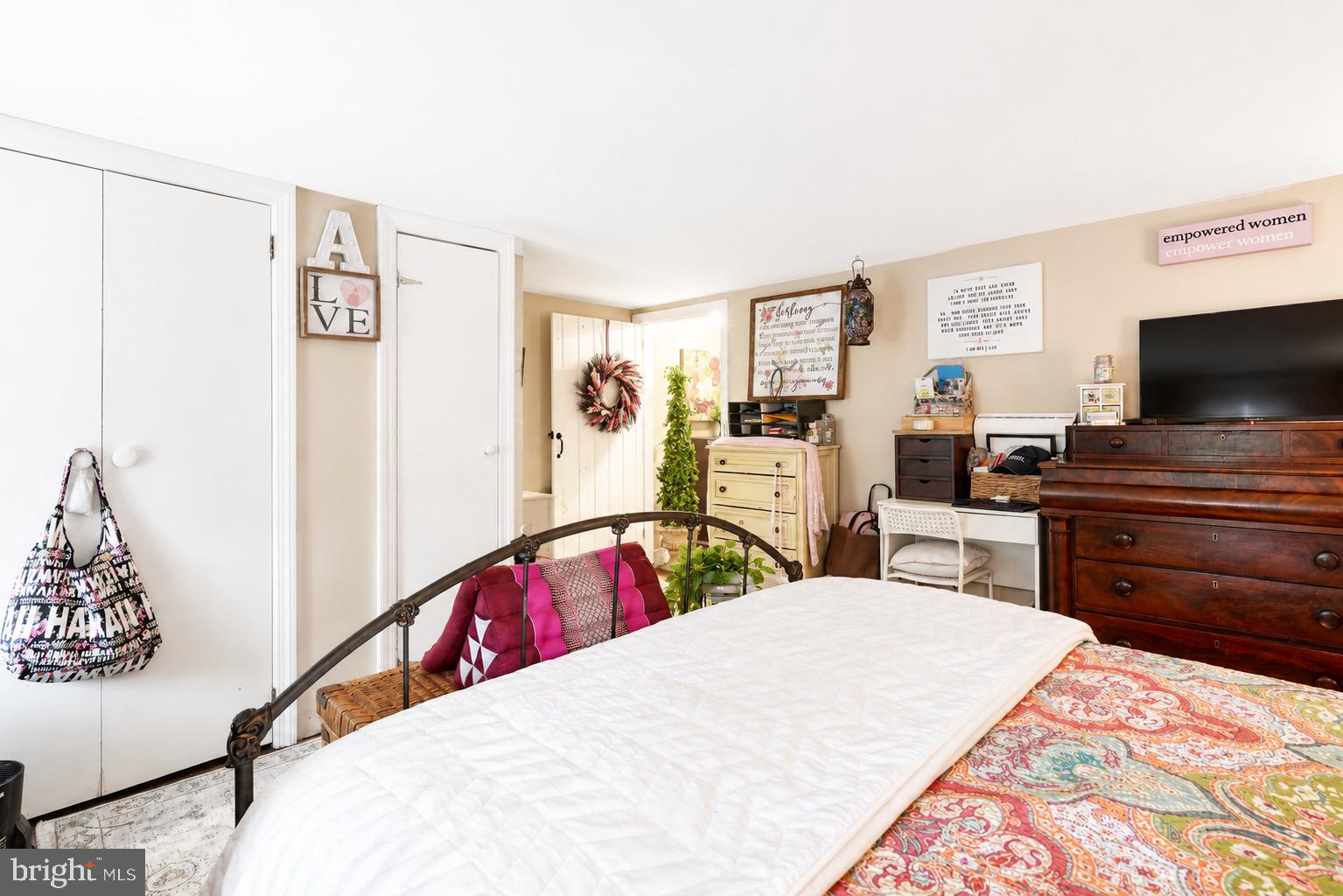 1470 River Road Titusville, NJ 08560 - Photo 40 of 50 a bedroom with a bed and furniture