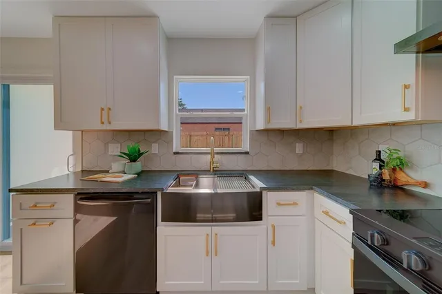 $549,900 | 1837 Sourwood Boulevard, Dunedin, FL 34698