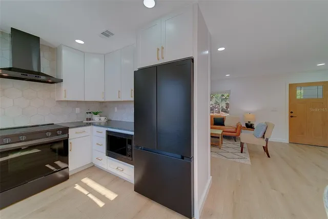 $549,900 | 1837 Sourwood Boulevard, Dunedin, FL 34698