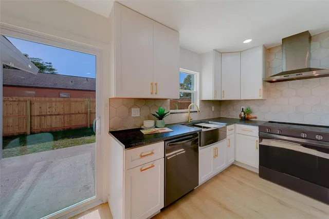 $549,900 | 1837 Sourwood Boulevard, Dunedin, FL 34698