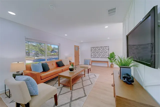 $549,900 | 1837 Sourwood Boulevard, Dunedin, FL 34698