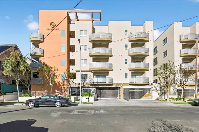 $575,000 | 2321 West 10th Street, Unit 402, Los Angeles, CA 90006