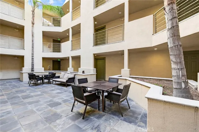 $575,000 | 2321 West 10th Street, Unit 402, Los Angeles, CA 90006