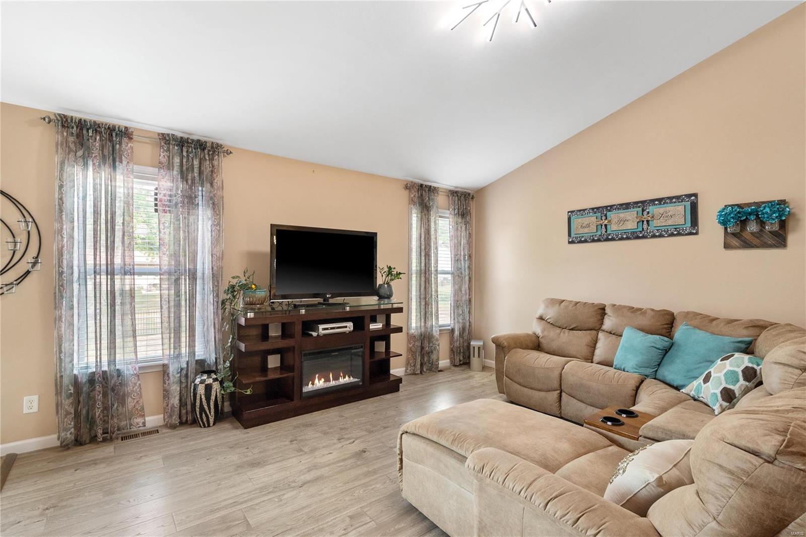 4 Queen Circle O'Fallon, MO 63366 - Photo 4 of 29