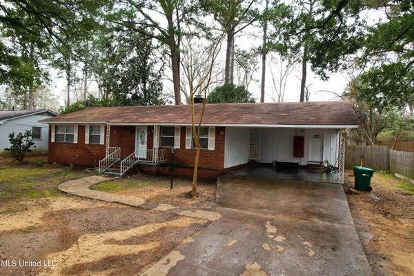 $189,900 | 902 South Jackson Street, Brookhaven, MS 39601