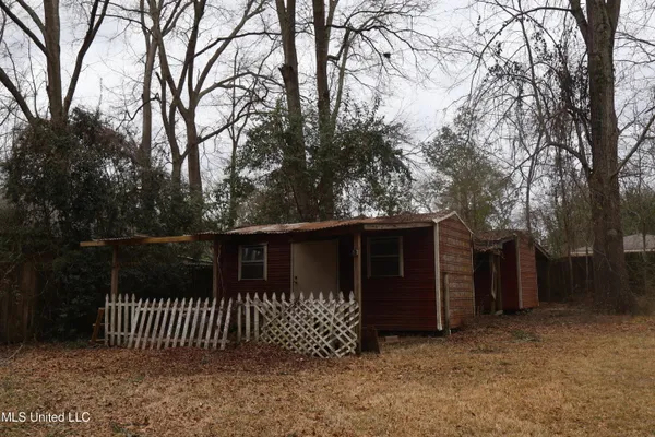 $189,900 | 902 South Jackson Street, Brookhaven, MS 39601