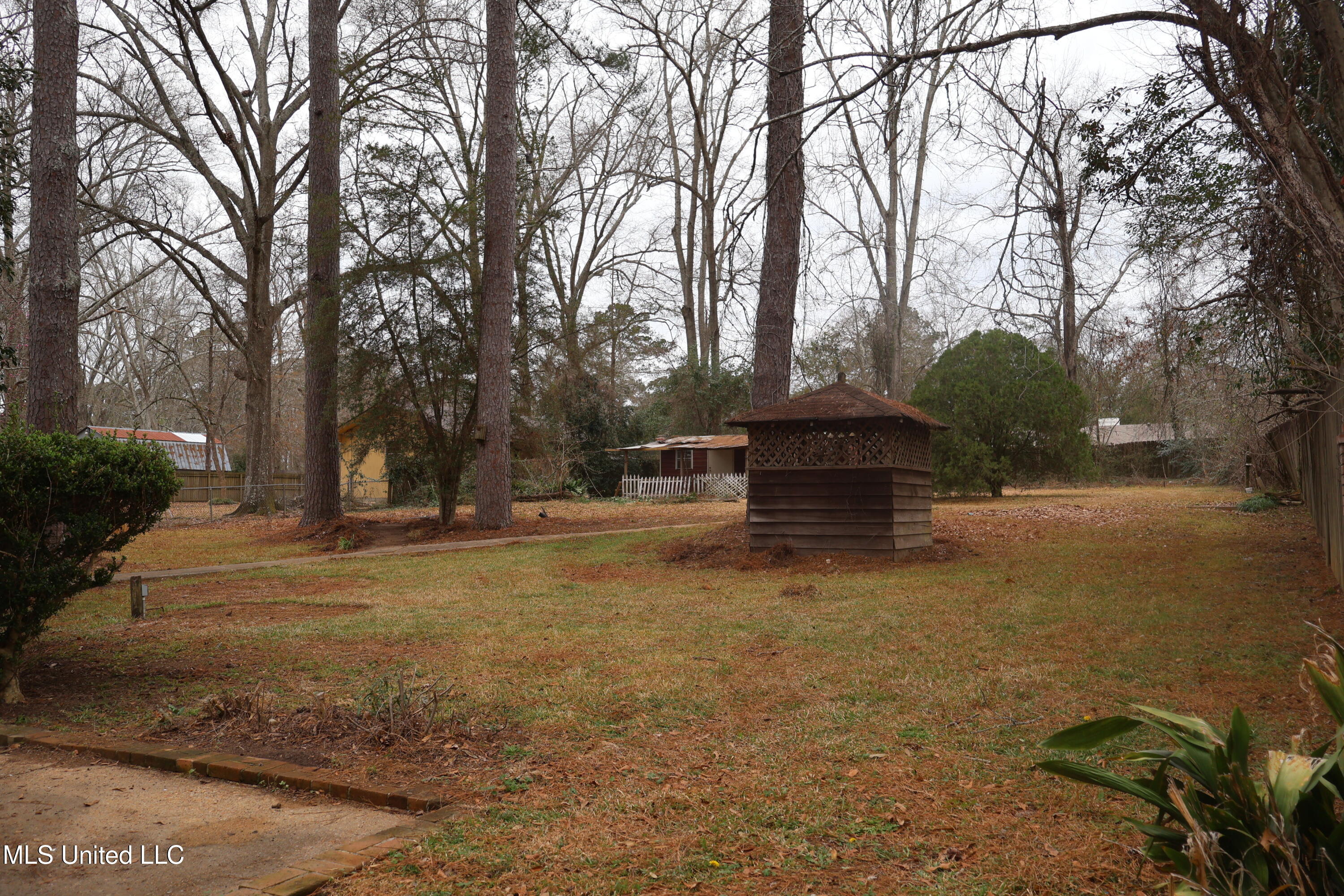 902 South Jackson Street Brookhaven, MS 39601 - Photo 19 of 42 IMG_1451