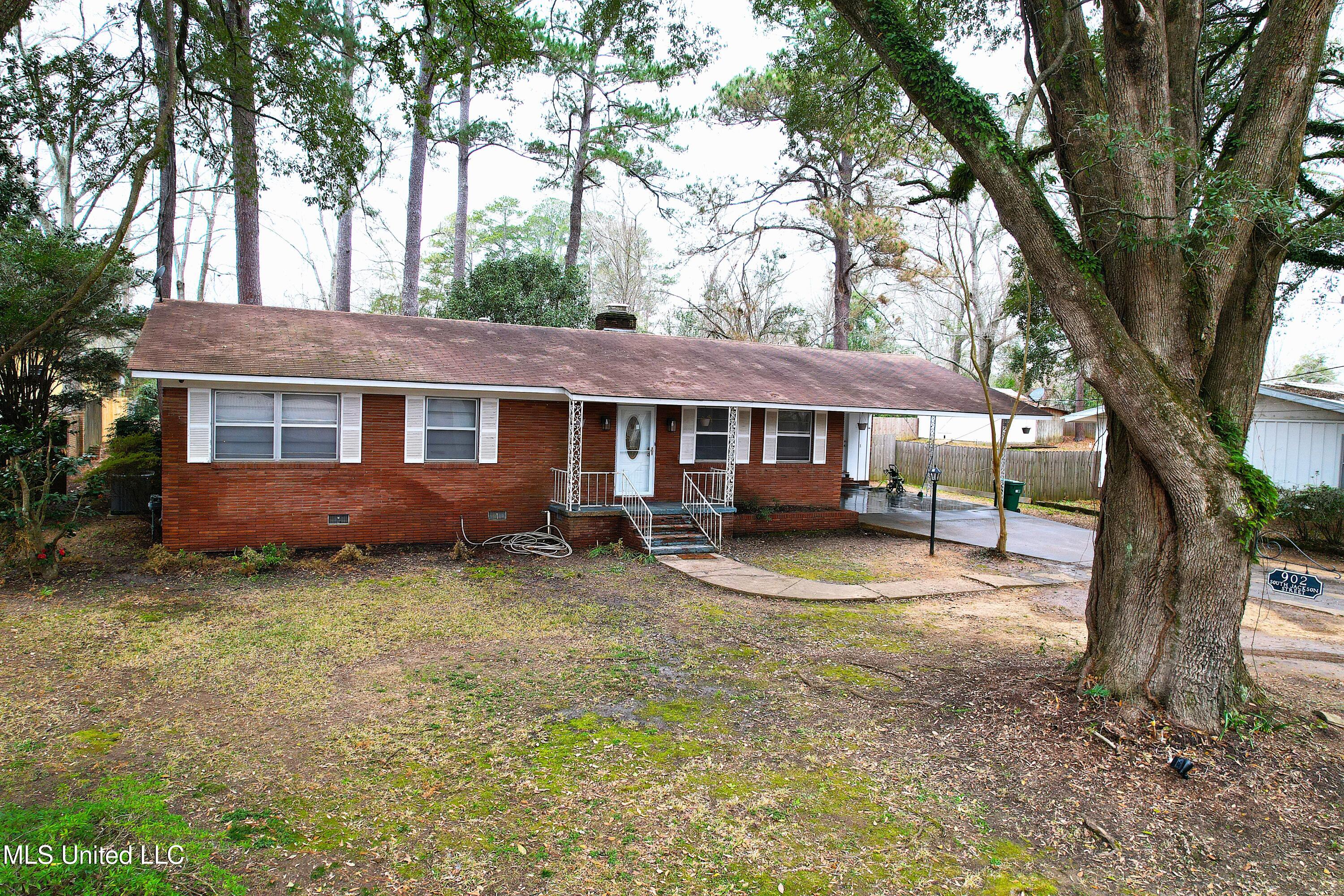 902 South Jackson Street Brookhaven, MS 39601 - Photo 4 of 42 DJI_0160