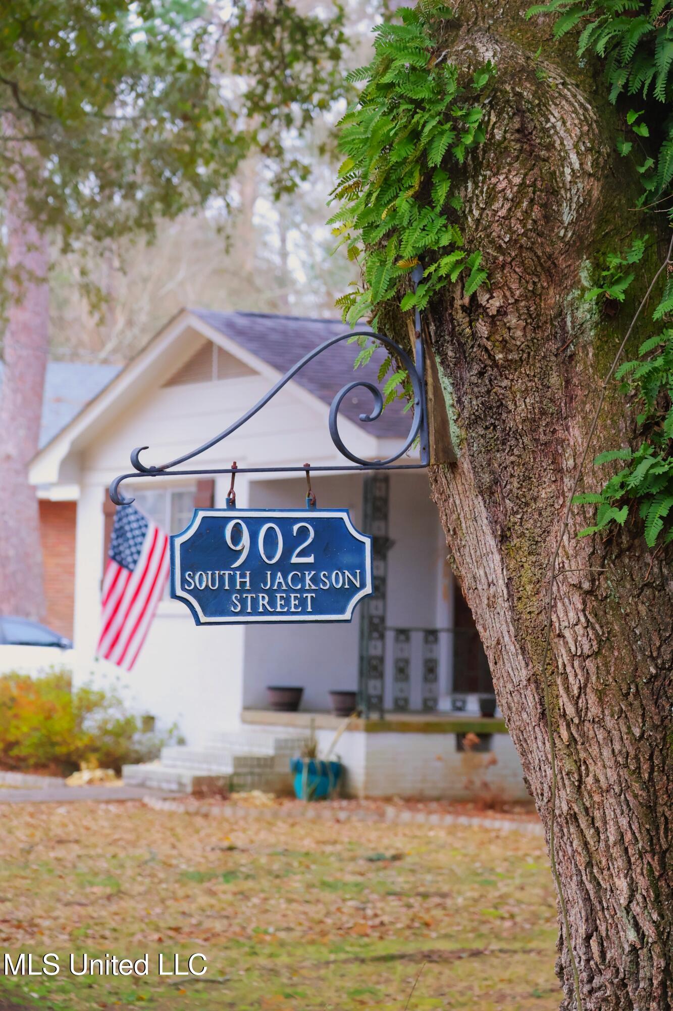 902 South Jackson Street Brookhaven, MS 39601 - Photo 6 of 42 IMG_1358