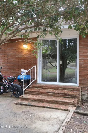 $189,900 | 902 South Jackson Street, Brookhaven, MS 39601