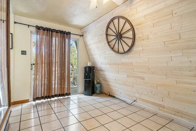 a view of an entryway with a house