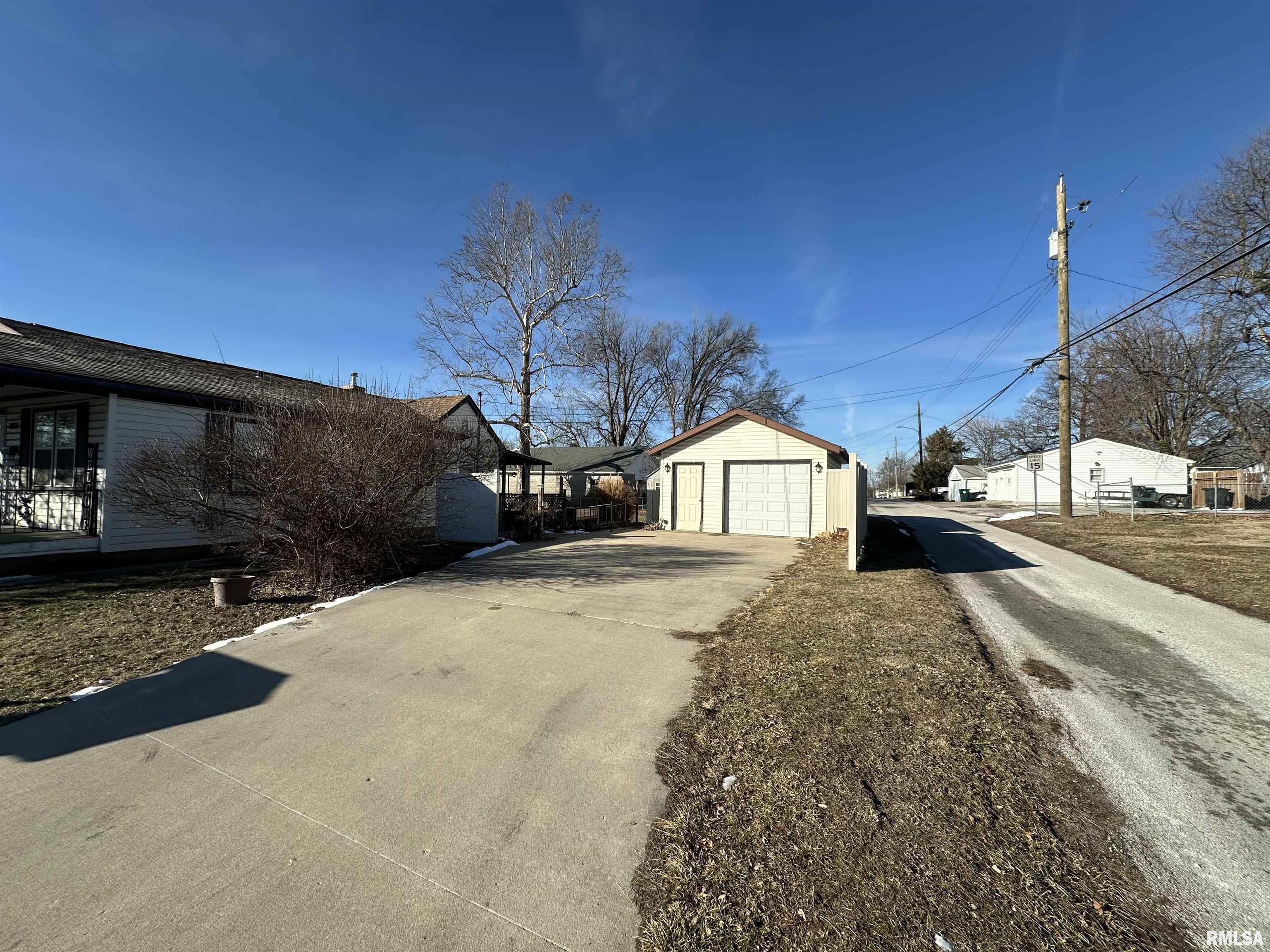 1515 North 16th Street Quincy, IL 62301 - Photo 2 of 15