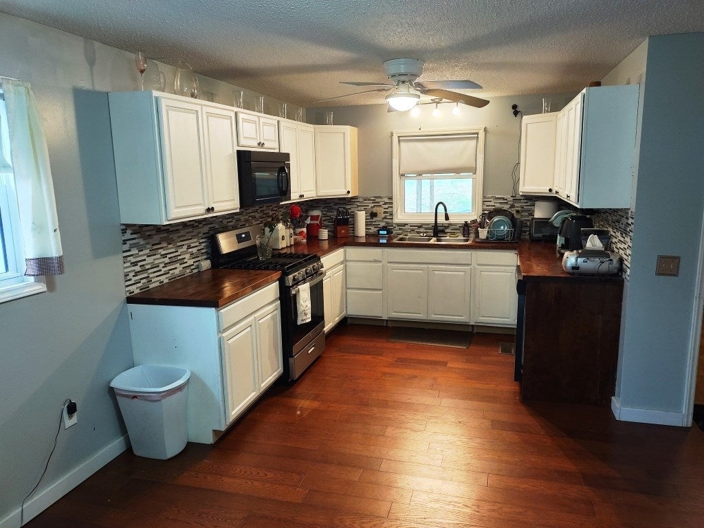 880 Ivanhoe Road Max Meadows, VA 24360 - Photo 5 of 25 Gallery Image 5