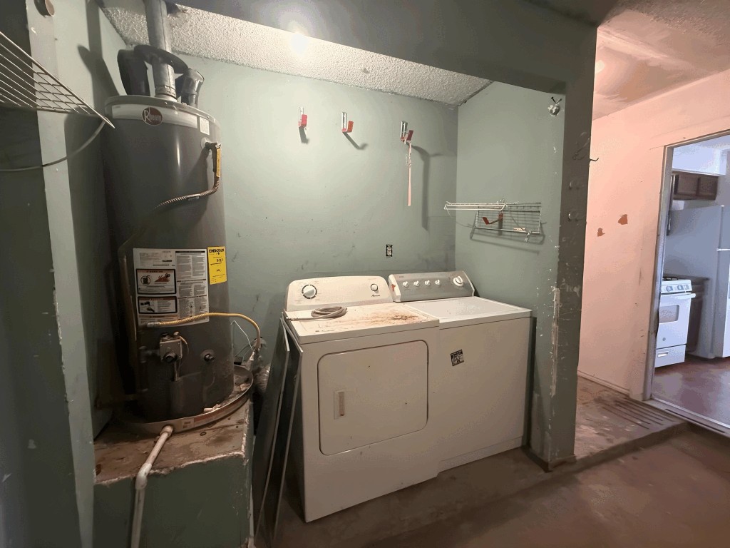 913 Sirocco Drive, Unit A & B Austin, TX 78745 - Photo 36 of 39 a utility room with dryer and washer