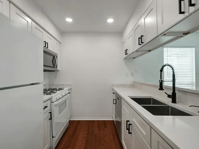 $425,000 | 913 Sirocco Drive, Unit A & B, Austin, TX 78745