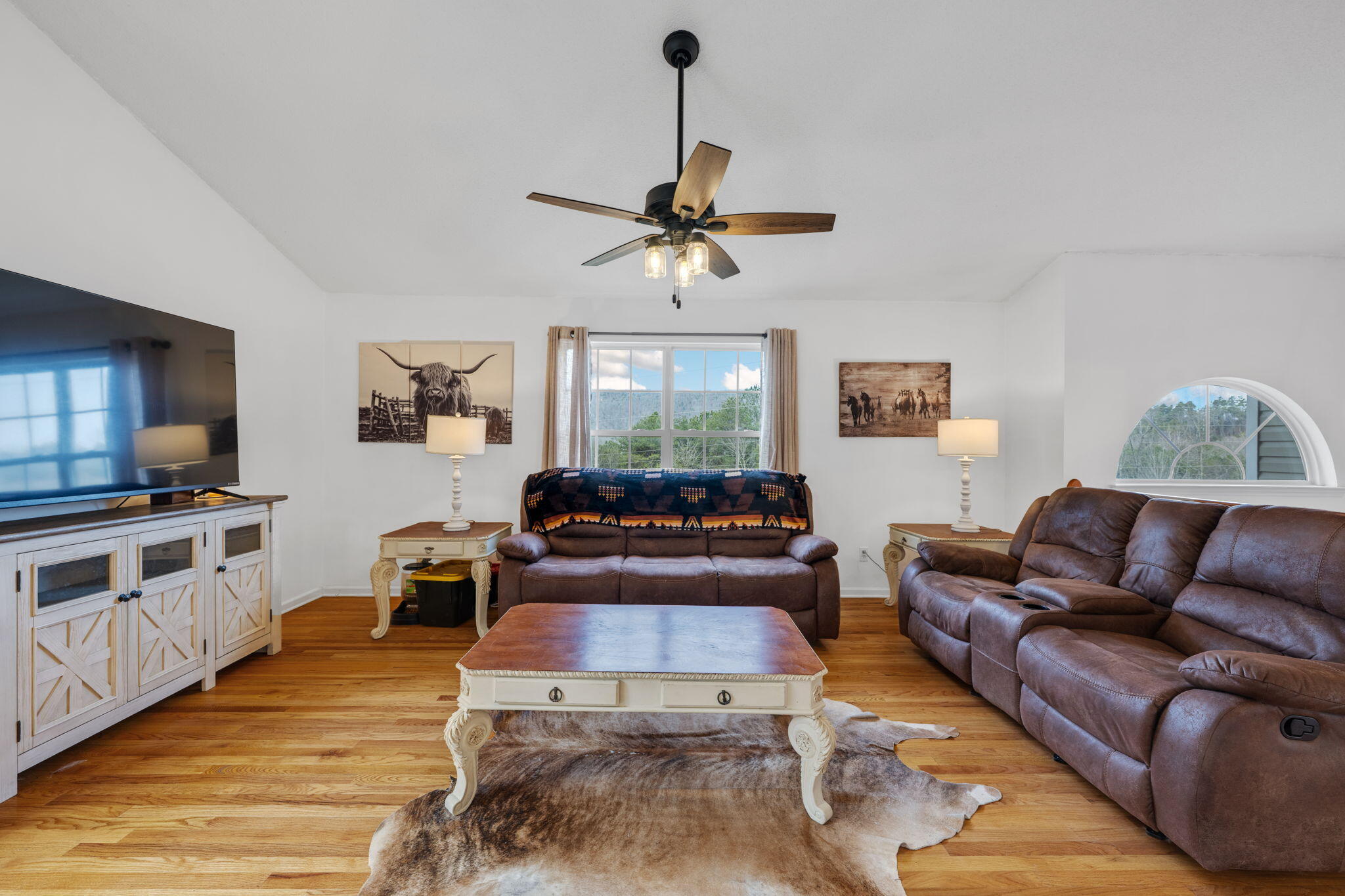 10464 Card Road Soddy Daisy, TN 37379 - Photo 4 of 44 living room