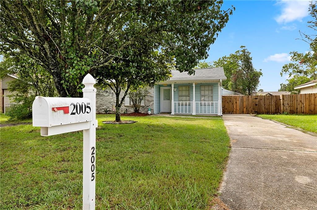 2005 Heather Lane Slidell, LA 70461 - Photo 2 of 22