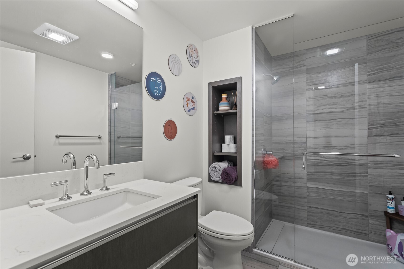 800 Columbia Street, Unit 703 Seattle, WA 98104 - Photo 13 of 37
