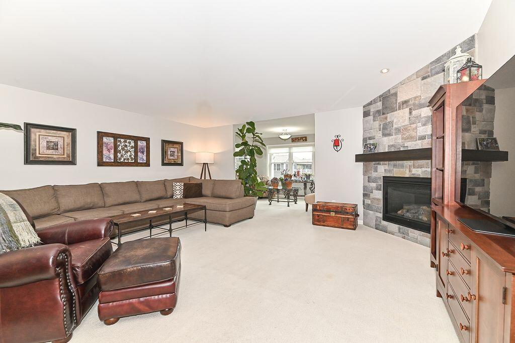 317 Trailview Crossing, Unit 15 Waterford, WI 53185 - Photo 10 of 40 great rm