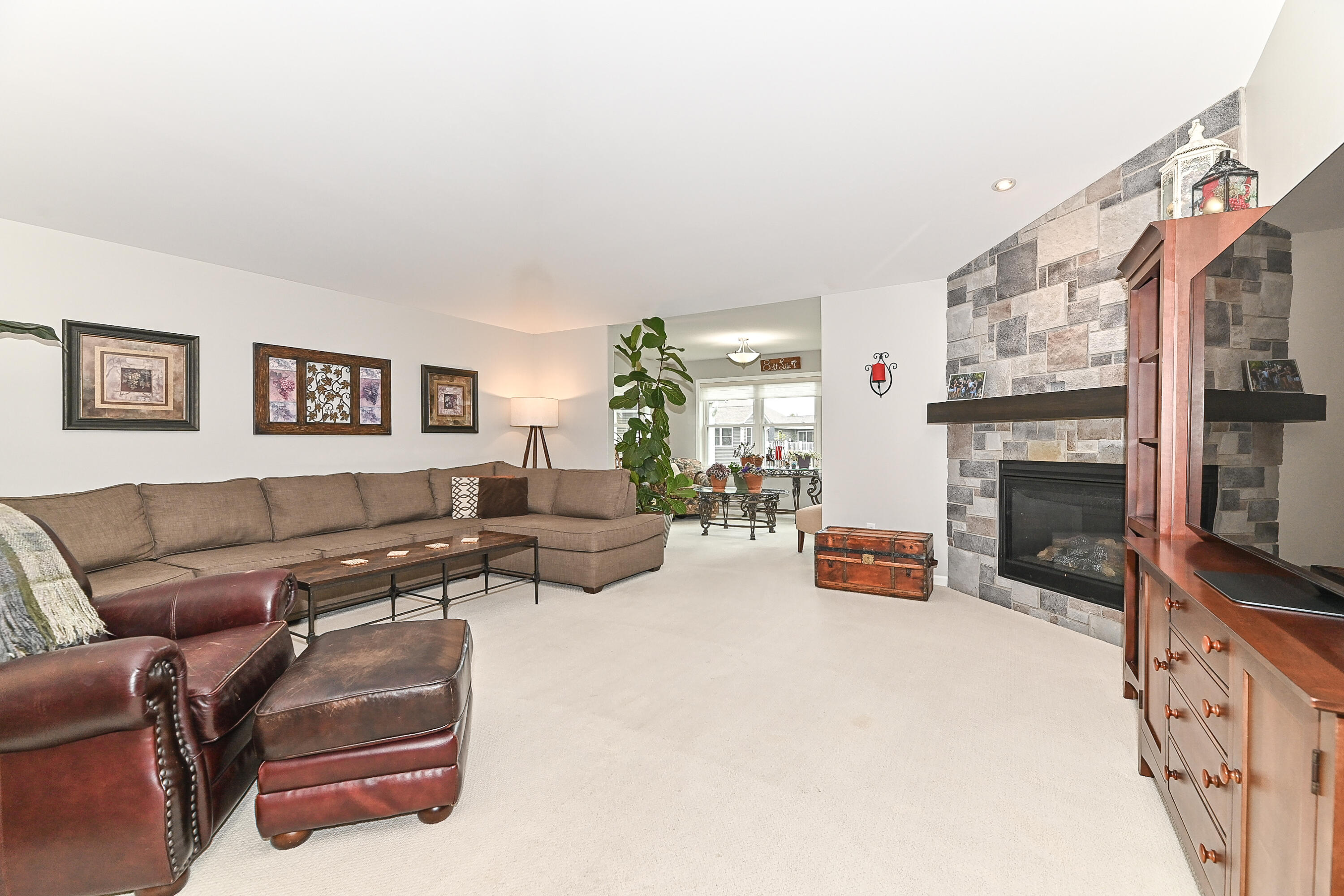 317 Trailview Crossing, Unit 15 Waterford, WI 53185 - Photo 12 of 40 large living space