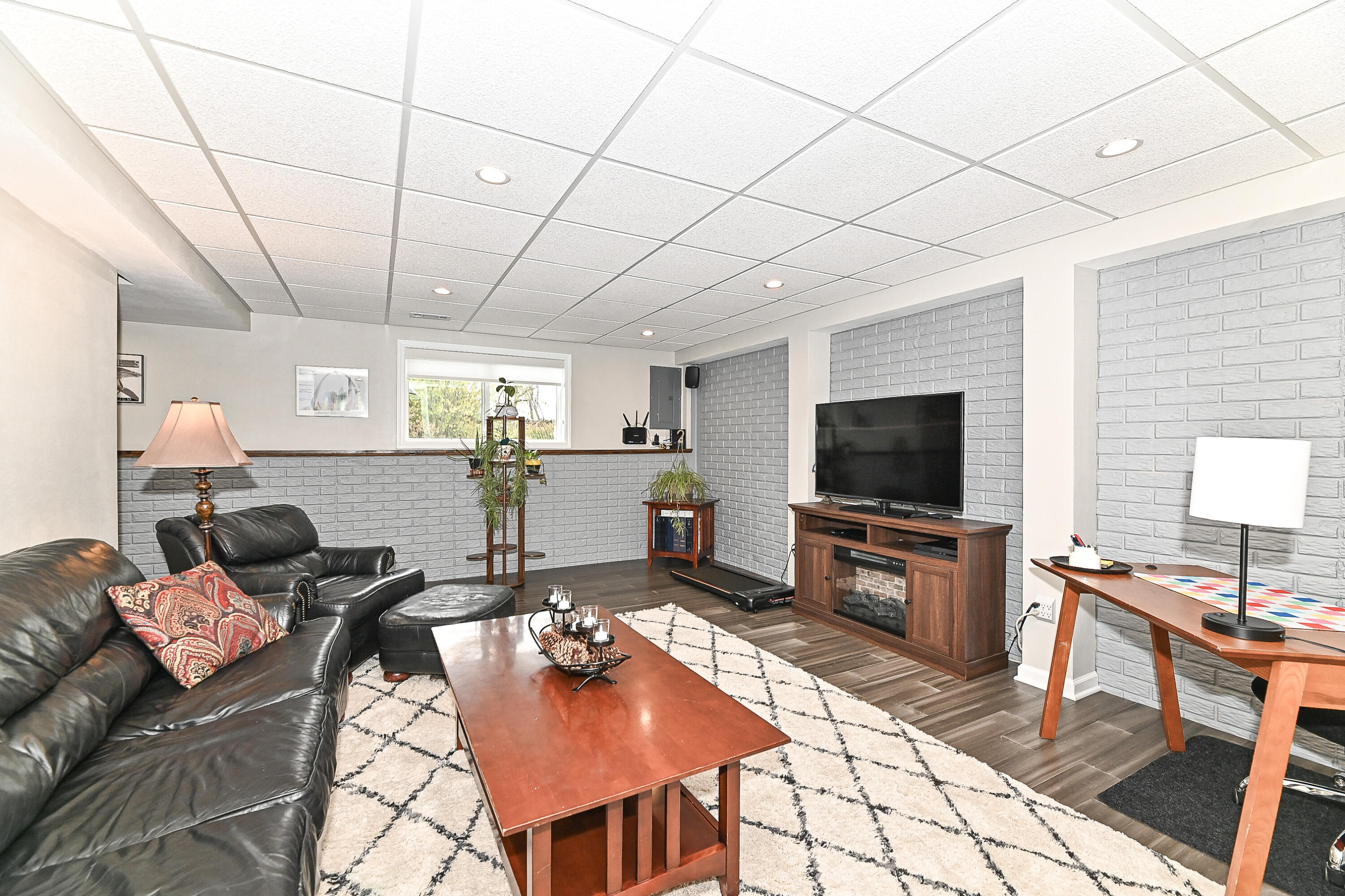 317 Trailview Crossing, Unit 15 Waterford, WI 53185 - Photo 33 of 40 full windows in lower